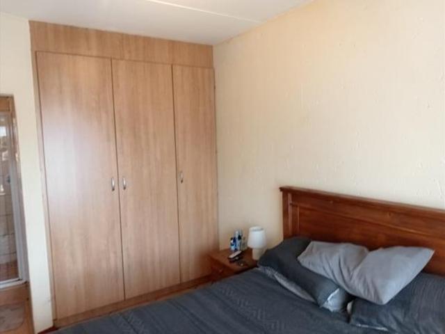 2 Bedroom Townhouse in Noordheuwel