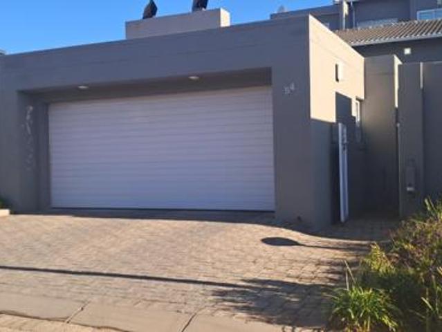2 Bedroom Townhouse in Noordheuwel