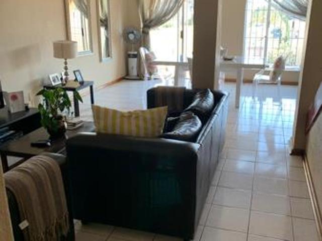 2 Bedroom Townhouse in Northcliff