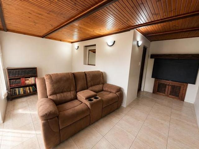 2 Bedroom Townhouse in Oak Glen