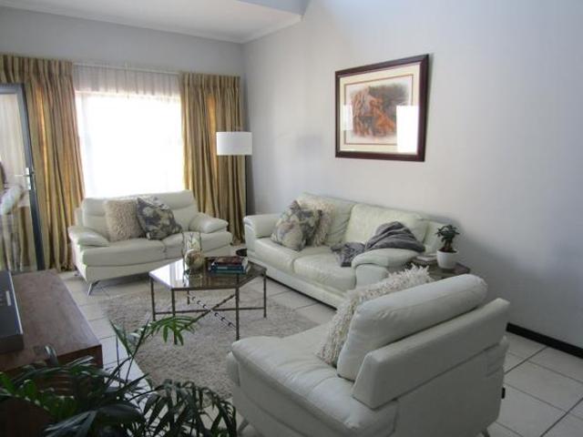 2 Bedroom Townhouse in Oakdene