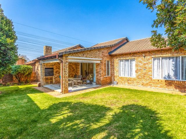 2 Bedroom Townhouse in Olivedale