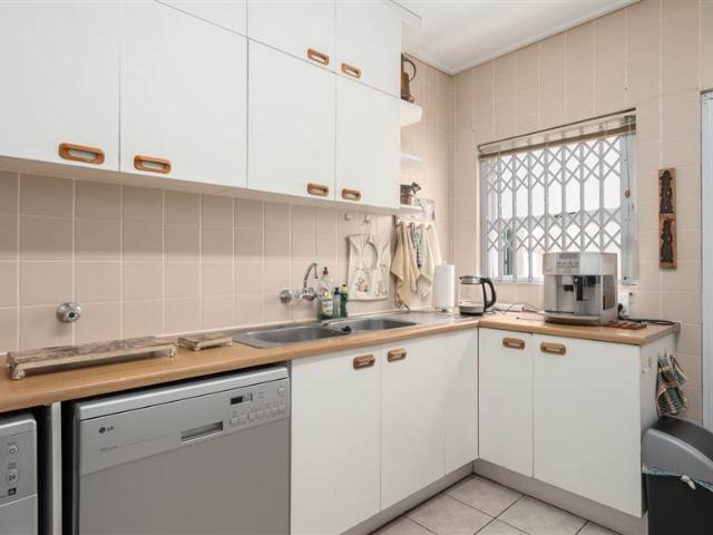 2 Bedroom Townhouse in Onder Papegaaiberg