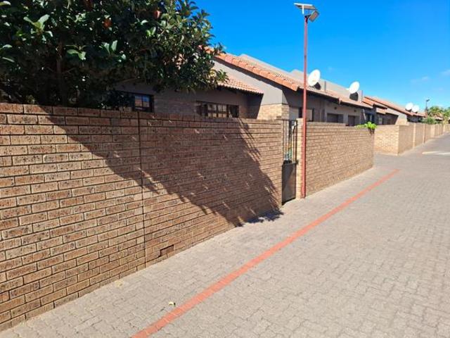 2 Bedroom Townhouse in Aerorand