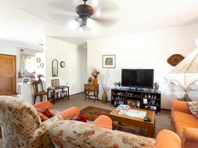 2 Bedroom Townhouse in Amberglen