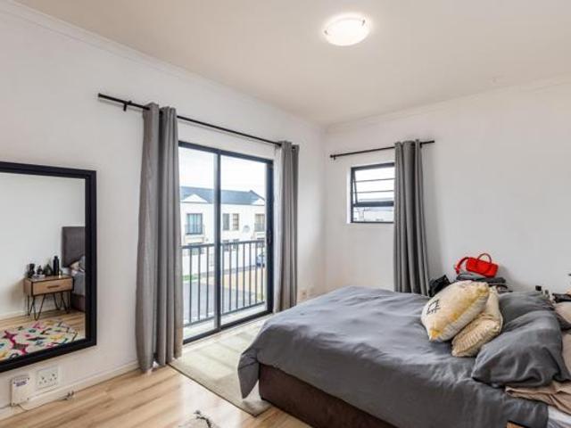 2 Bedroom Townhouse in Burgundy Estate