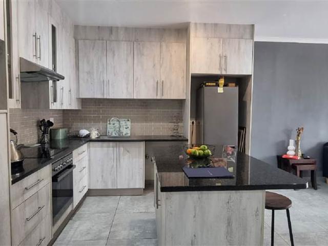 2 Bedroom Townhouse in Beacon Bay