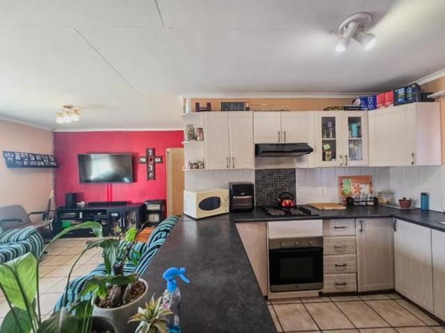 2 Bedroom Townhouse in Bendor