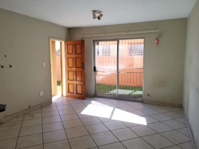 2 Bedroom Townhouse in Bergsig