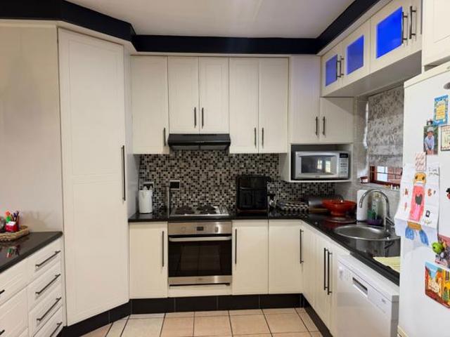 2 Bedroom Townhouse in Blackridge