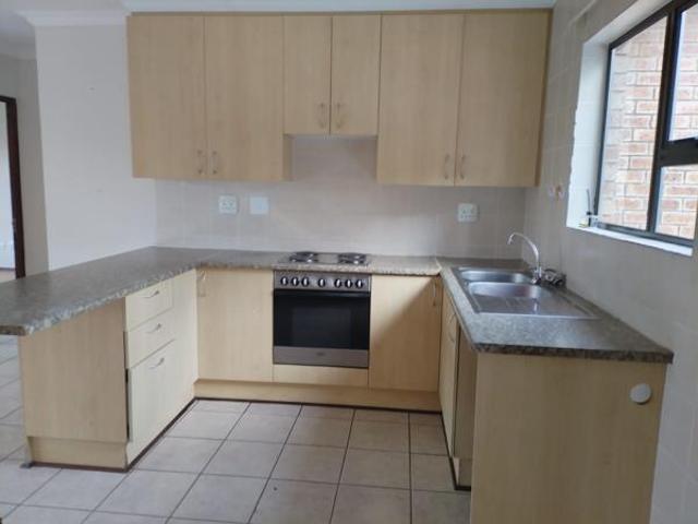 2 Bedroom Townhouse in Bloemfontein Central