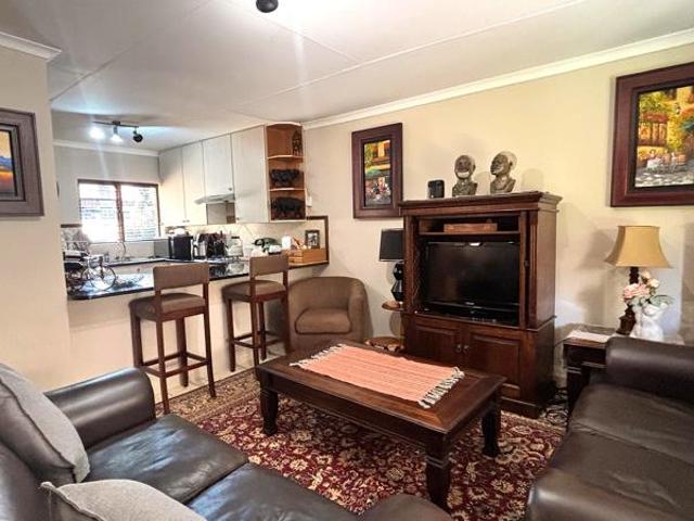 2 Bedroom Townhouse in Boardwalk Meander