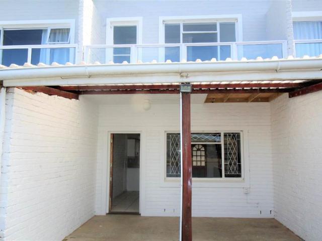 2 Bedroom Townhouse in Bonza Bay
