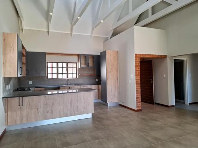 2 Bedroom Townhouse in Boschkop AH