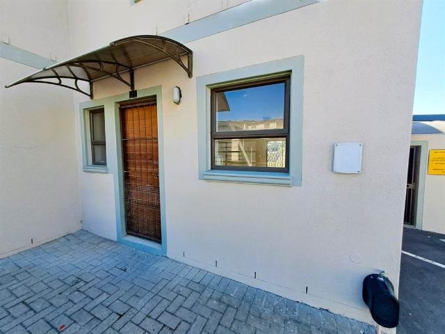 2 Bedroom Townhouse in Brackenfell Central