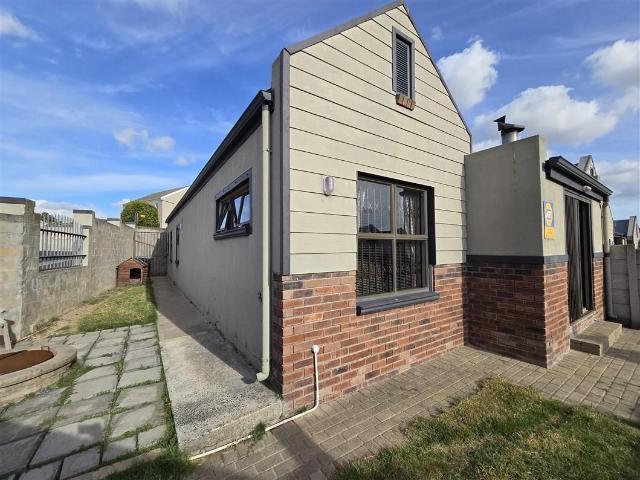 2 Bedroom Townhouse in Brackenfell South