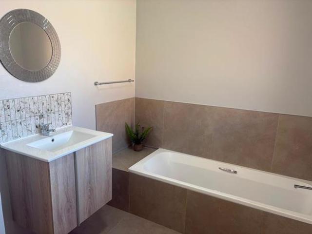 2 Bedroom Townhouse in Brentwood Park