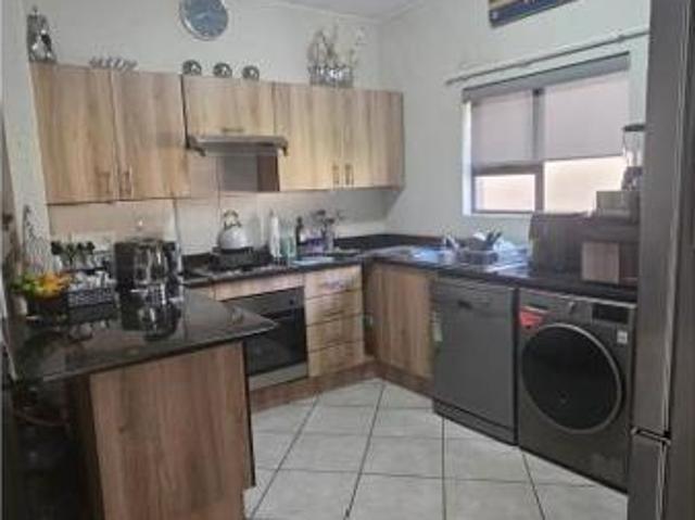 2 Bedroom Townhouse in Brentwood Park