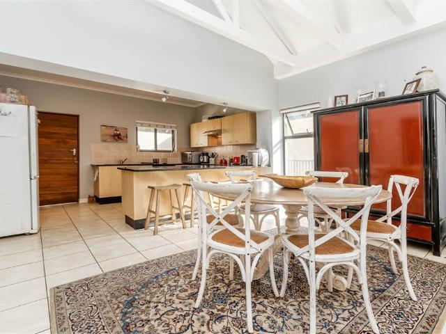 2 Bedroom Townhouse in Bryanston