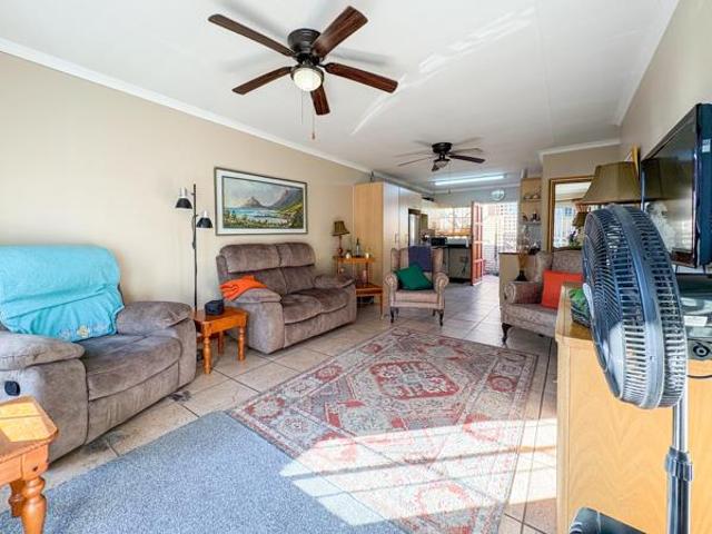 2 Bedroom Townhouse in Centurion Central