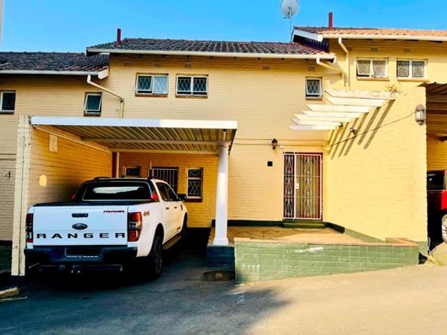 2 Bedroom Townhouse in Clarendon