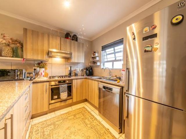 2 Bedroom Townhouse in Cloetesville