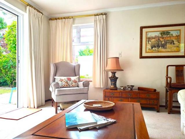 2 Bedroom Townhouse in Constantia
