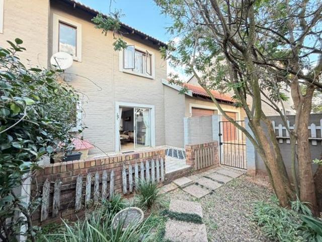 2 Bedroom Townhouse in Country View Estate
