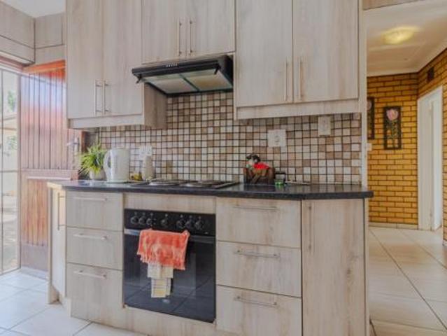 2 Bedroom Townhouse in Dal Fouche