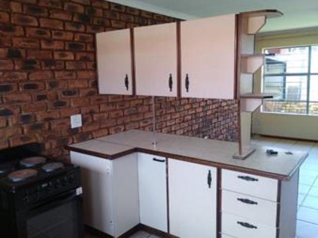 2 Bedroom Townhouse in Dan Pienaarville