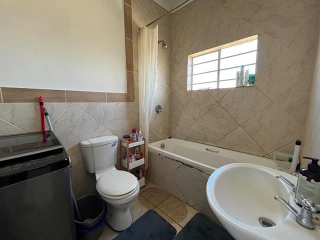 2 Bedroom Townhouse in Diamant Park
