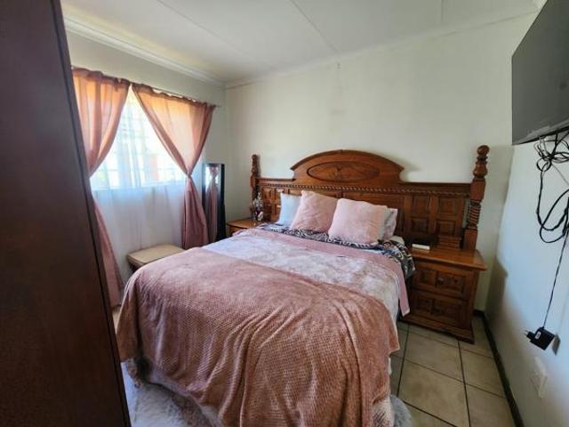 2 Bedroom Townhouse in Diamant Park