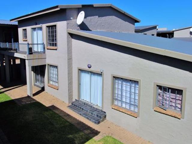 2 Bedroom Townhouse in Die Heuwel