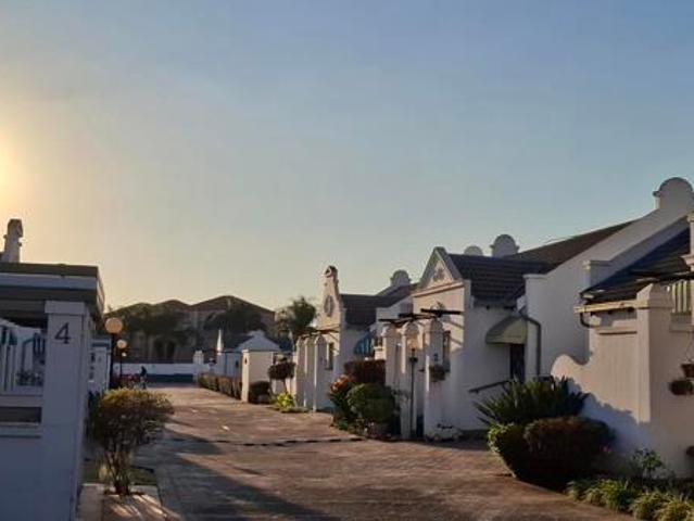 2 Bedroom Townhouse in Die Hoewes