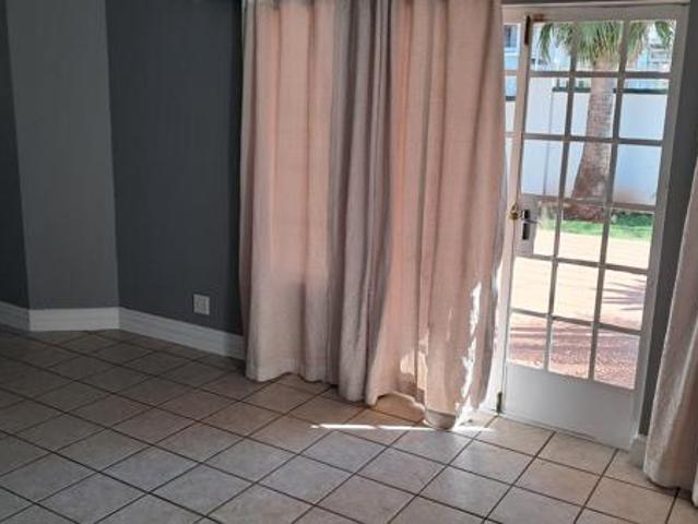 2 Bedroom Townhouse in Die Hoewes