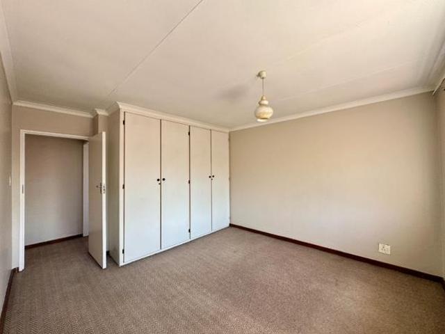 2 Bedroom Townhouse in Die Hoewes