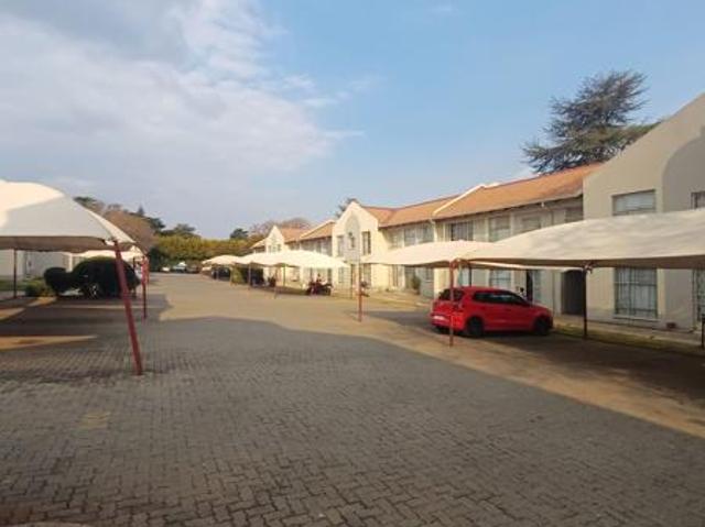 2 Bedroom Townhouse in Die Hoewes