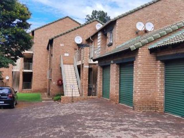 2 Bedroom Townhouse in Die Hoewes