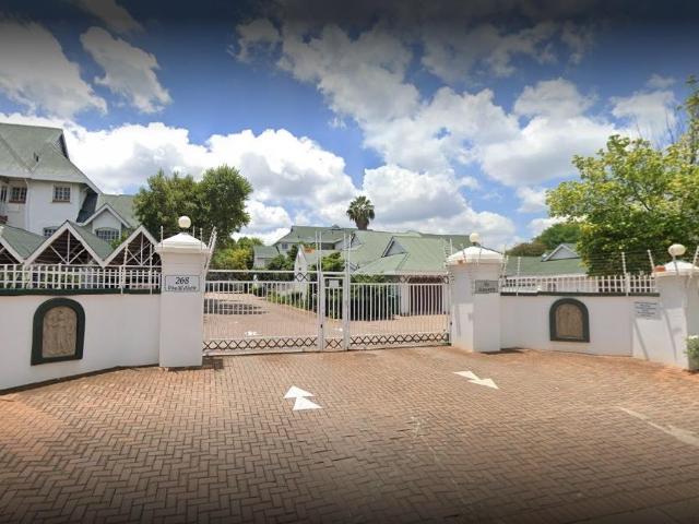 2 Bedroom Townhouse in Die Hoewes