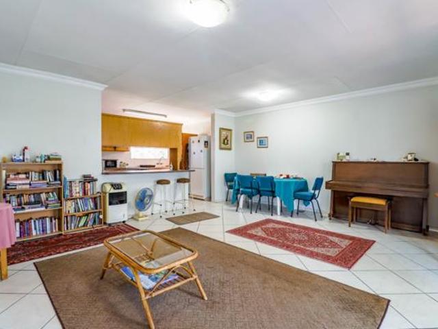 2 Bedroom Townhouse in Die Hoewes
