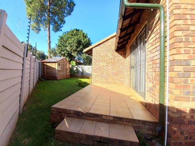 2 Bedroom Townhouse in Die Hoewes