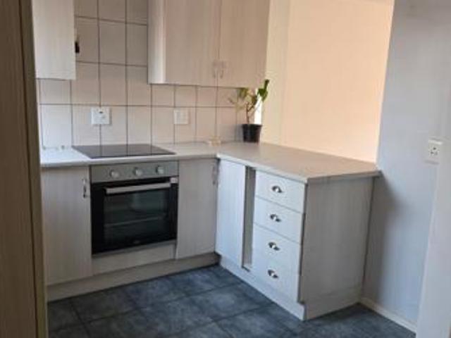 2 Bedroom Townhouse in Die Hoewes