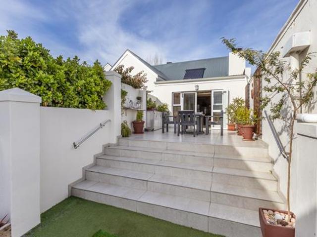 2 Bedroom Townhouse in Diemersfontein Wine and Country Estate
