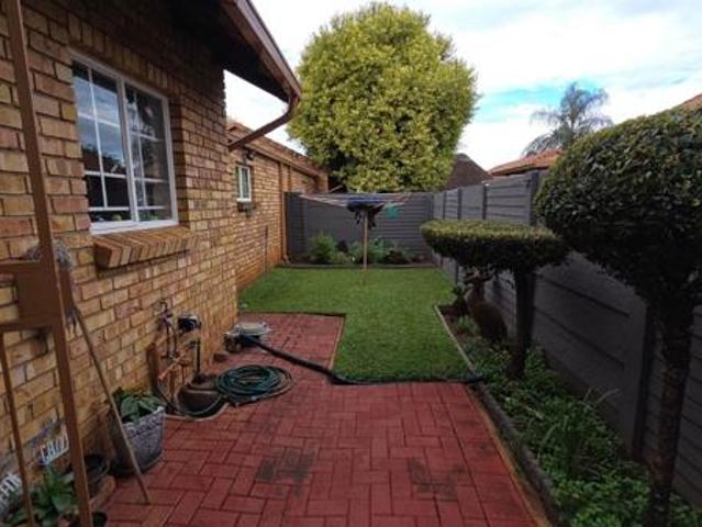 2 Bedroom Townhouse in Doornpoort