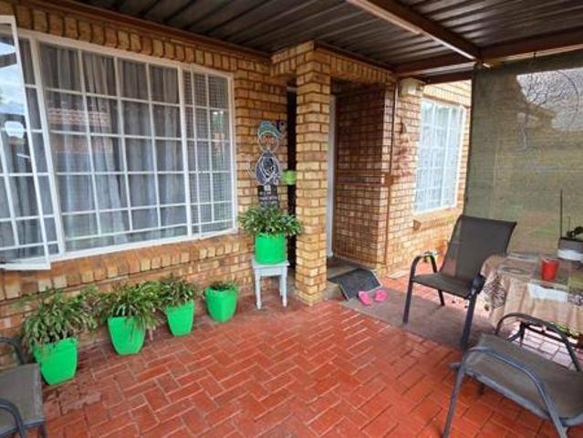 2 Bedroom Townhouse in Doornpoort