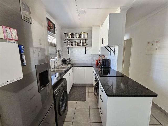 2 Bedroom Townhouse in Doornpoort and surrounds