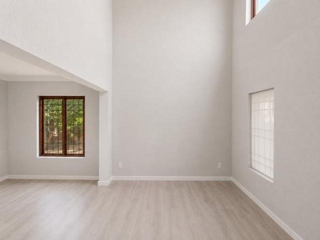 2 Bedroom Townhouse in Douglasdale