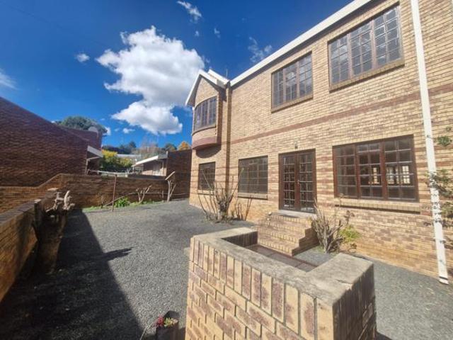 2 Bedroom Townhouse in Eureka
