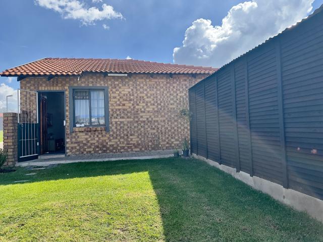 2 Bedroom Townhouse in Evander