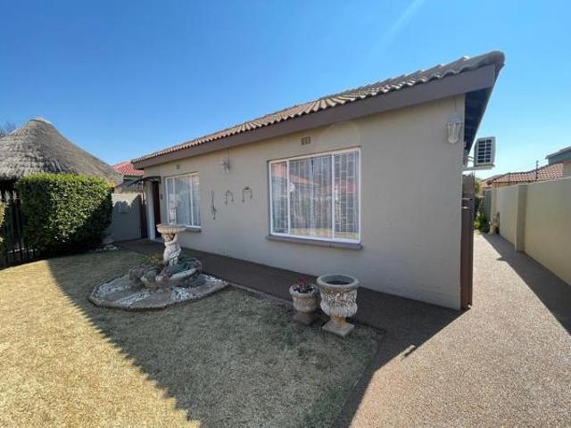 2 Bedroom Townhouse in Eike Park